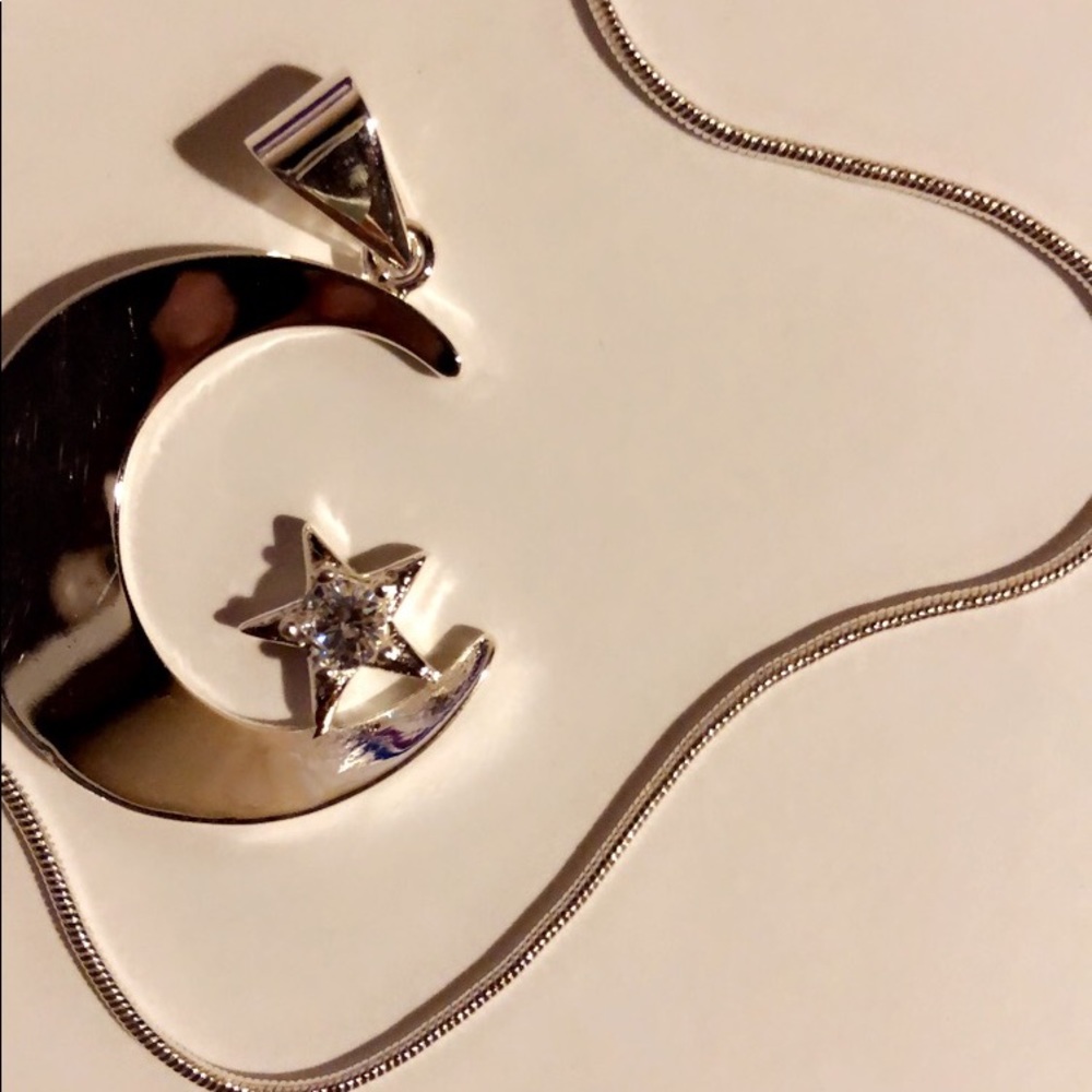 ✨ Sterling Silver Moon and Star Necklace ✨ - Picture 4 of 5